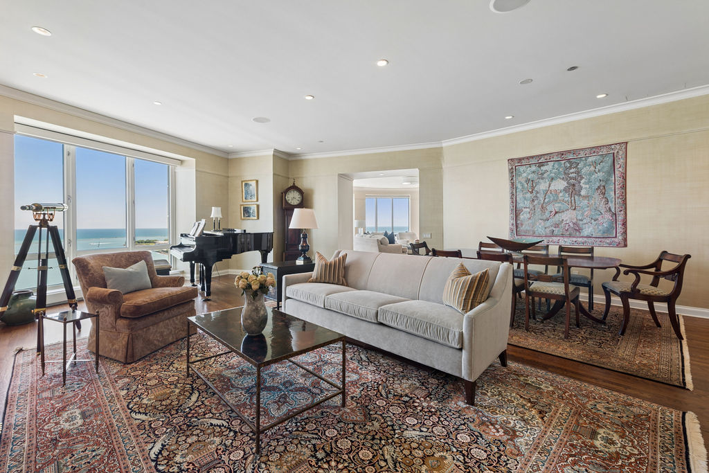 840 N Lake Shore Drive 1801 Property Photo 8