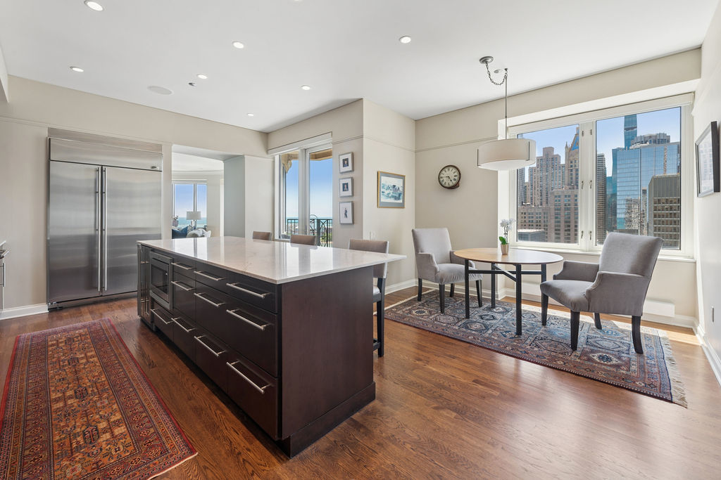 840 N Lake Shore Drive 1801 Property Photo 10