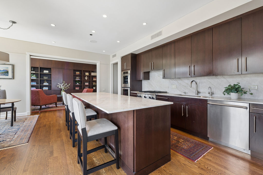 840 N Lake Shore Drive 1801 Property Photo 13