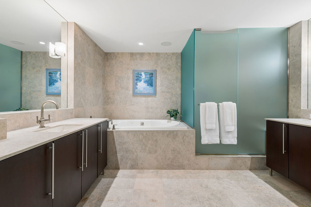 840 N Lake Shore Drive 1801 Property Photo 26