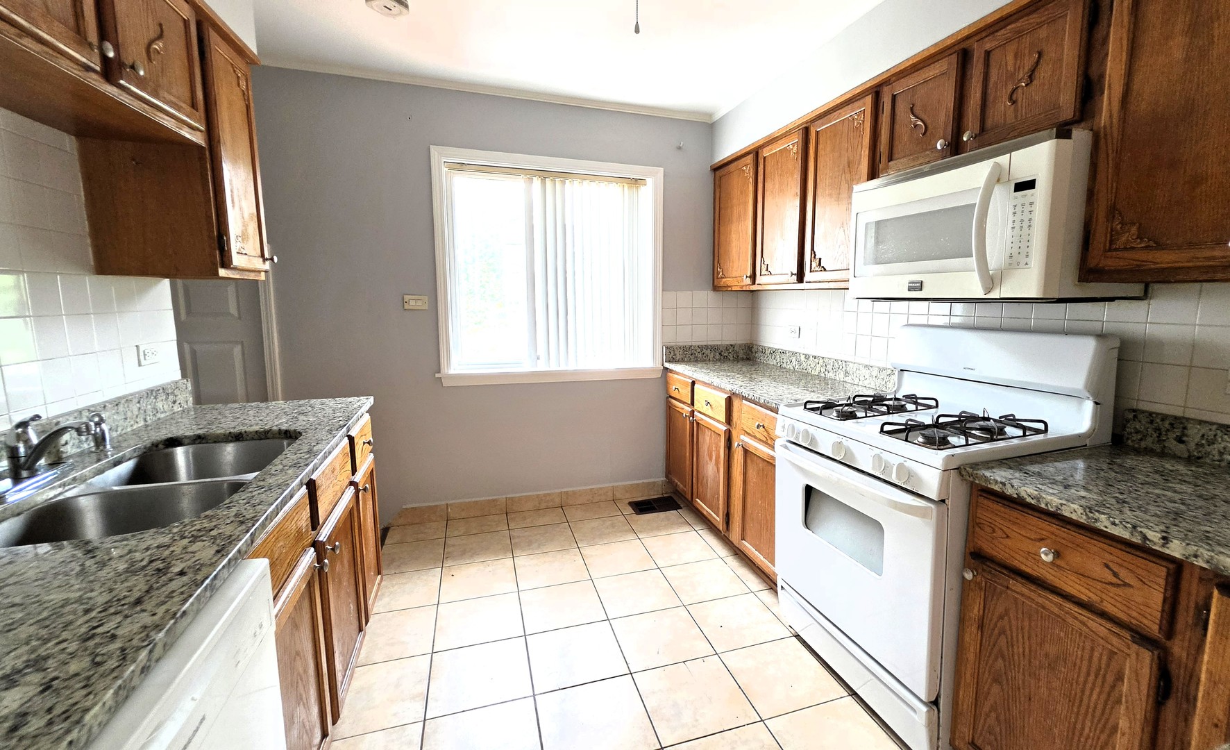 1201 E Euclid Avenue Property Photo 9