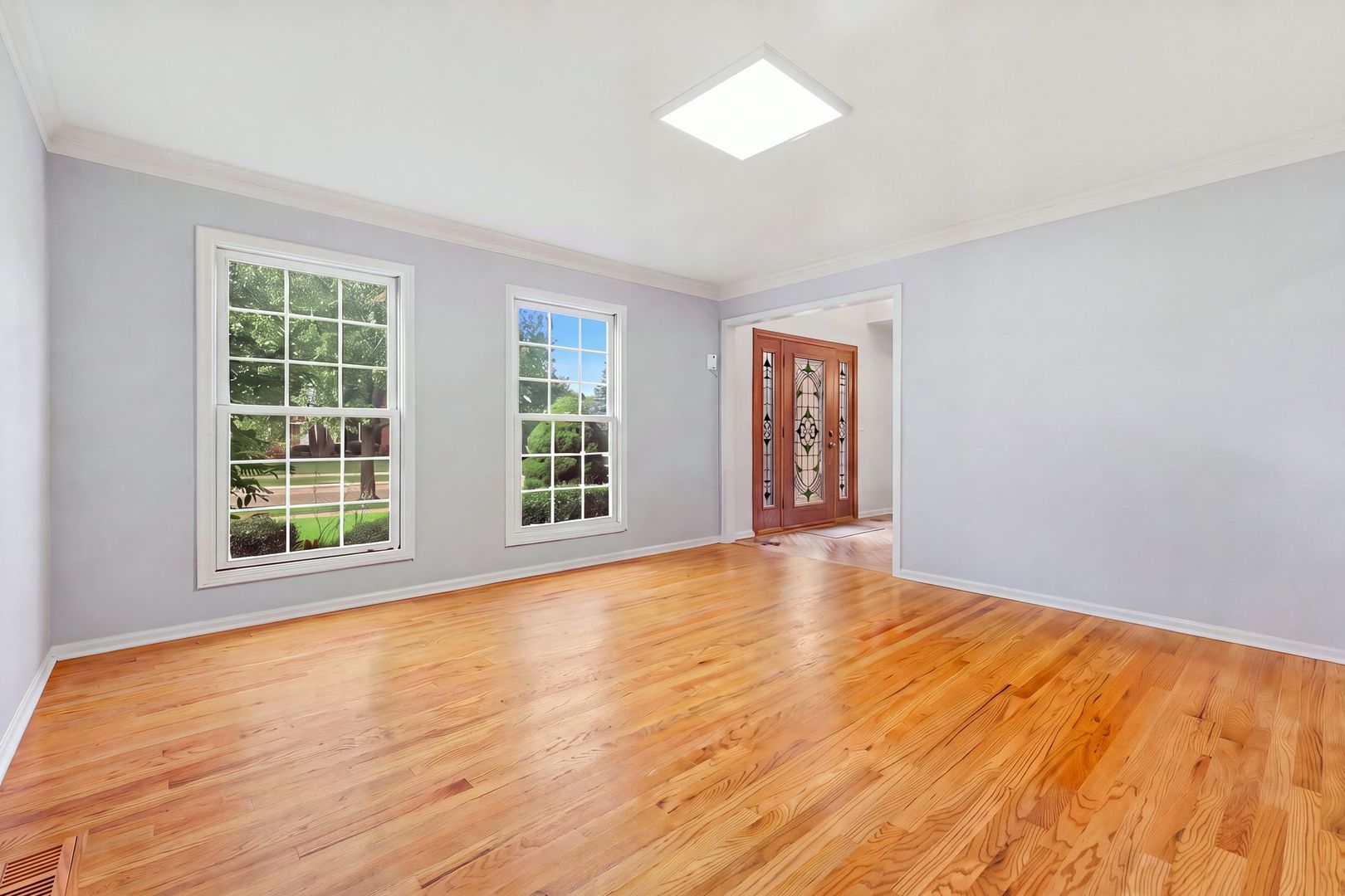 1892 Marne Road Property Photo 4