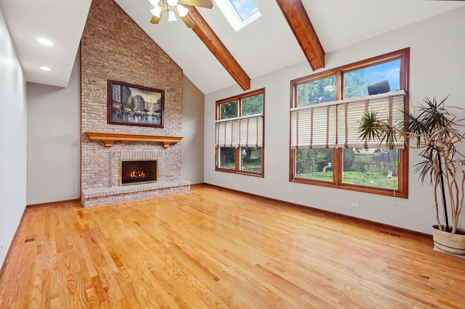 1892 Marne Road Property Photo 6