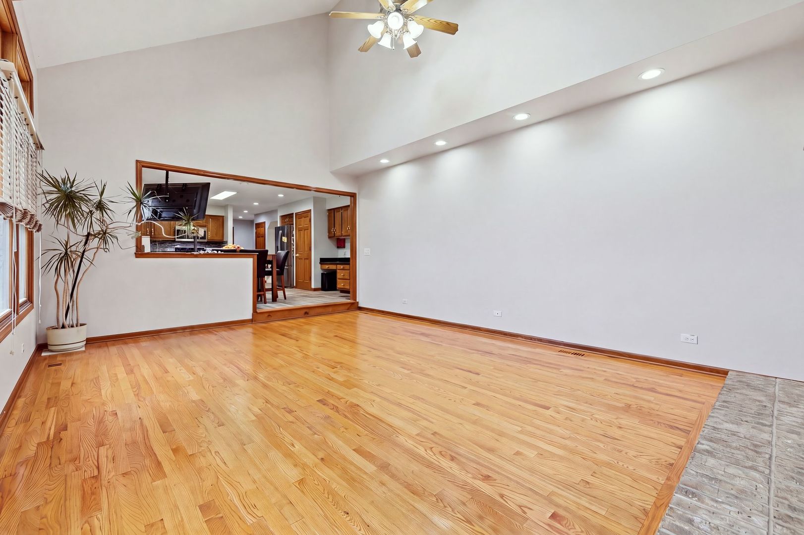 1892 Marne Road Property Photo 7