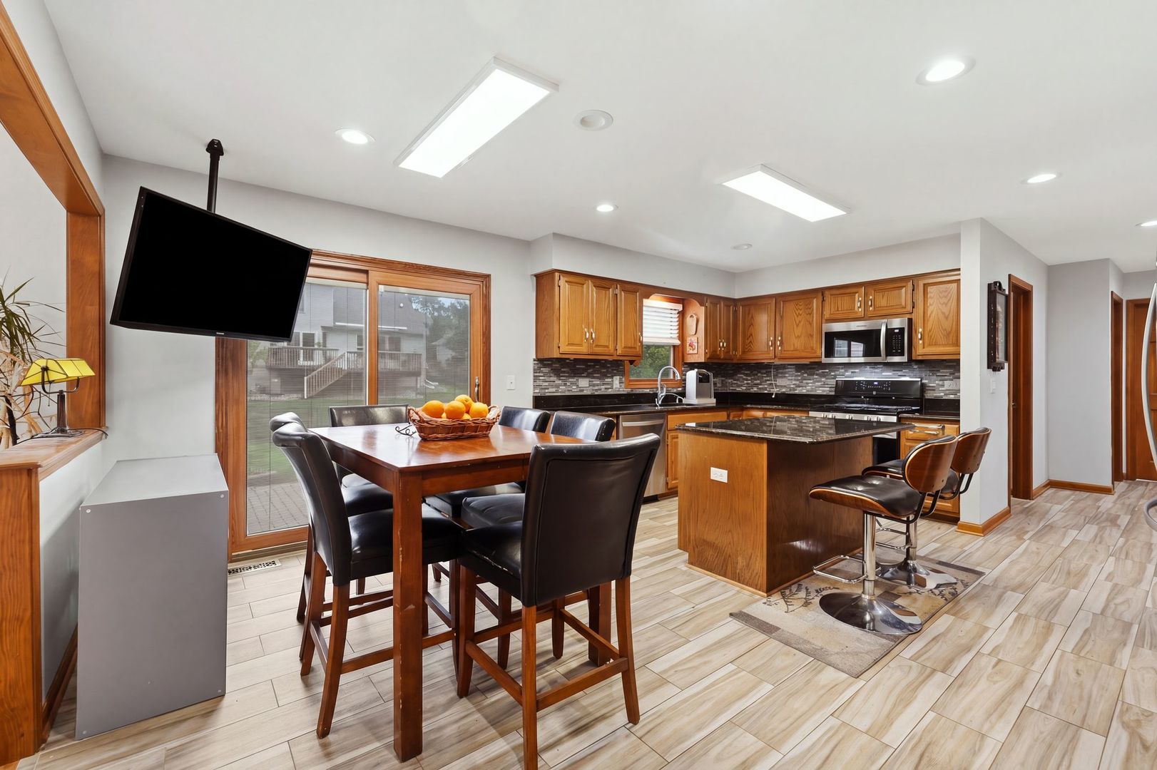 1892 Marne Road Property Photo 9