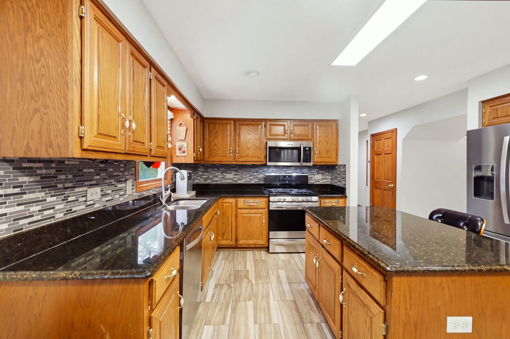 1892 Marne Road Property Photo 11