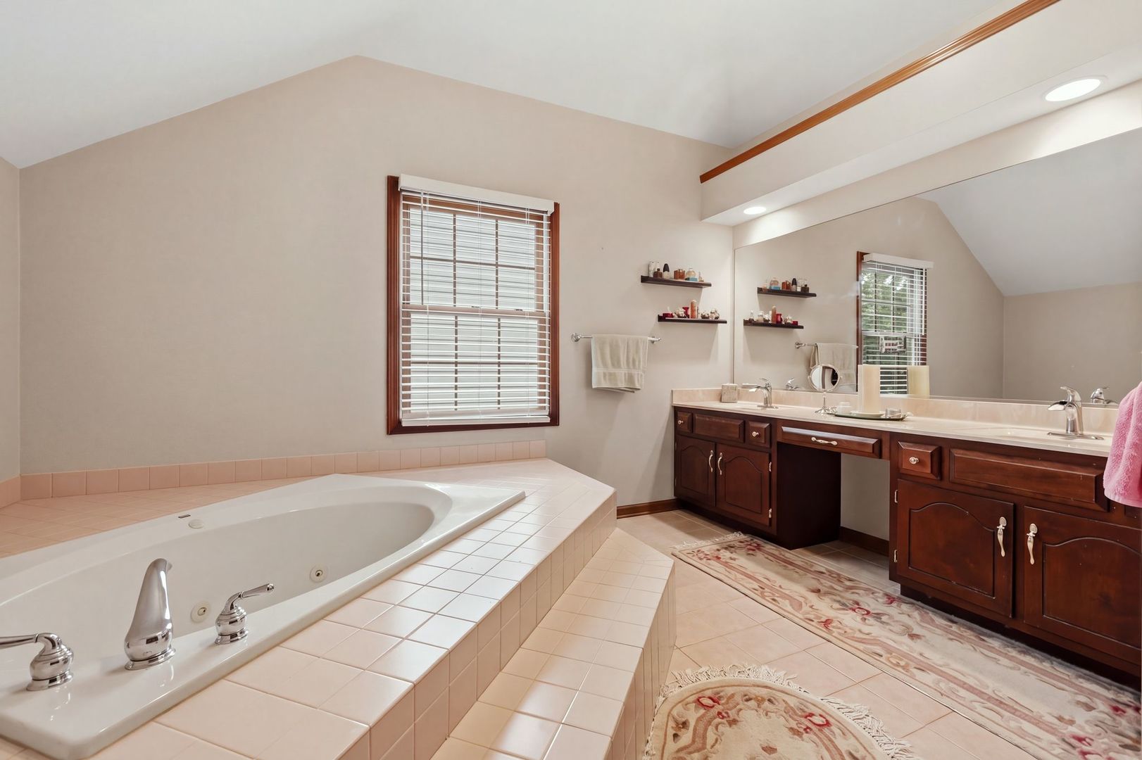 1892 Marne Road Property Photo 18