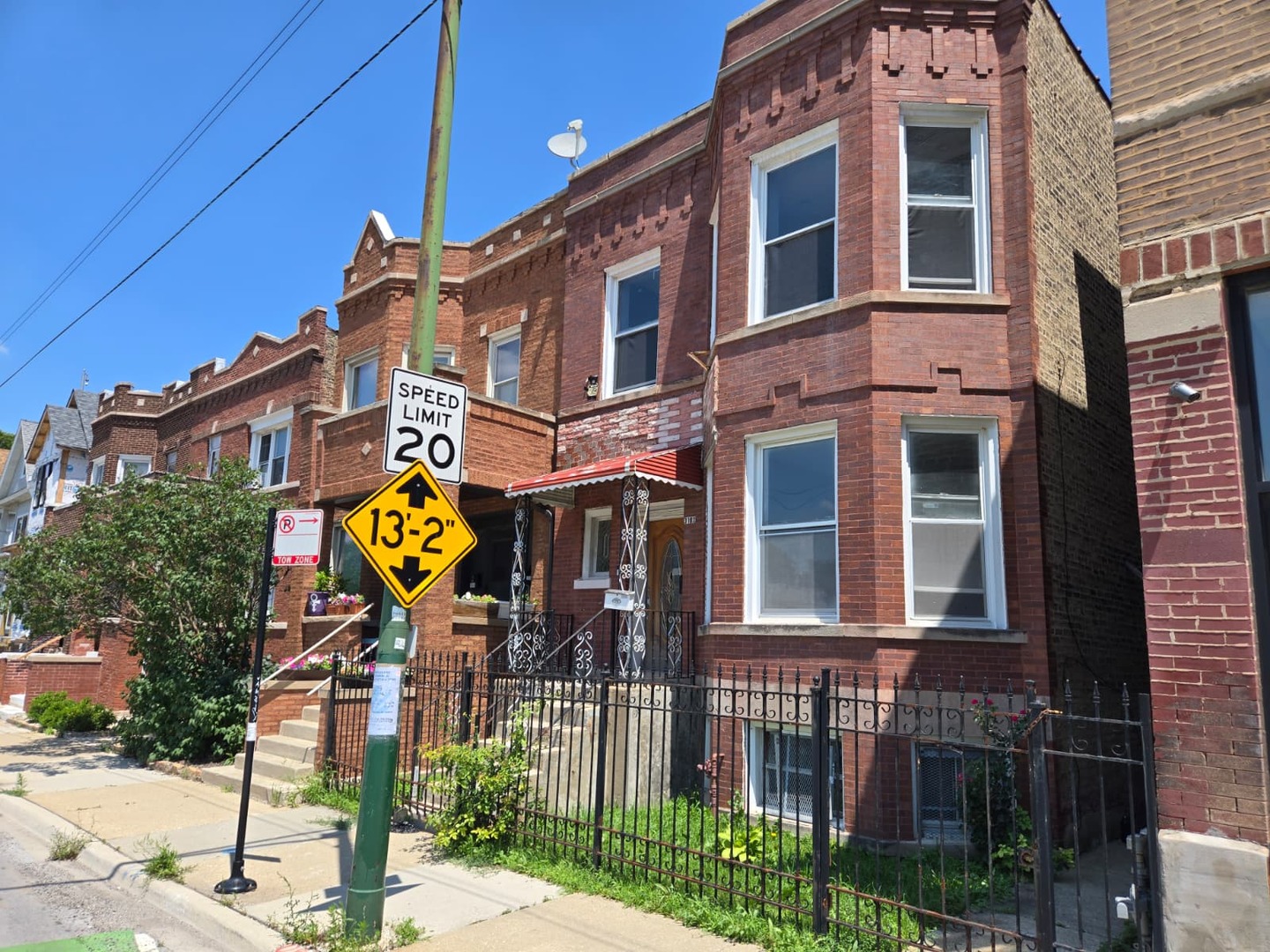 3103 N Kedzie Avenue Property Photo 1