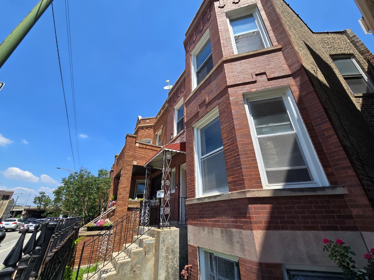 3103 N Kedzie Avenue Property Photo 2