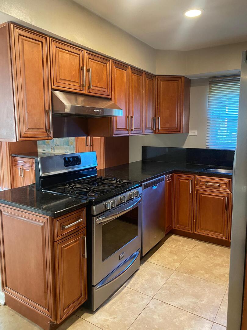 1102 Southbridge Lane Property Photo 8