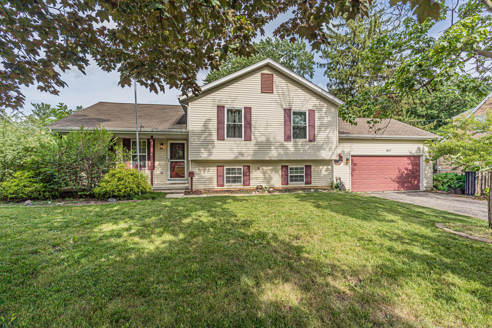 611 Parkway Avenue Property Photo 3