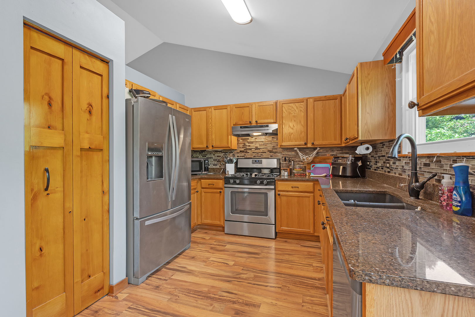 611 Parkway Avenue Property Photo 8