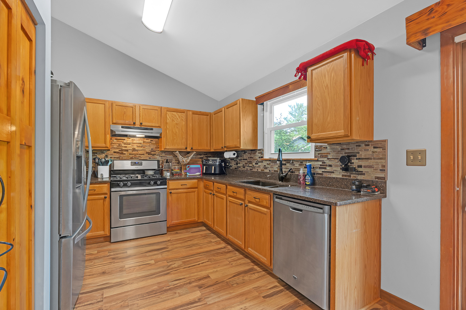 611 Parkway Avenue Property Photo 9