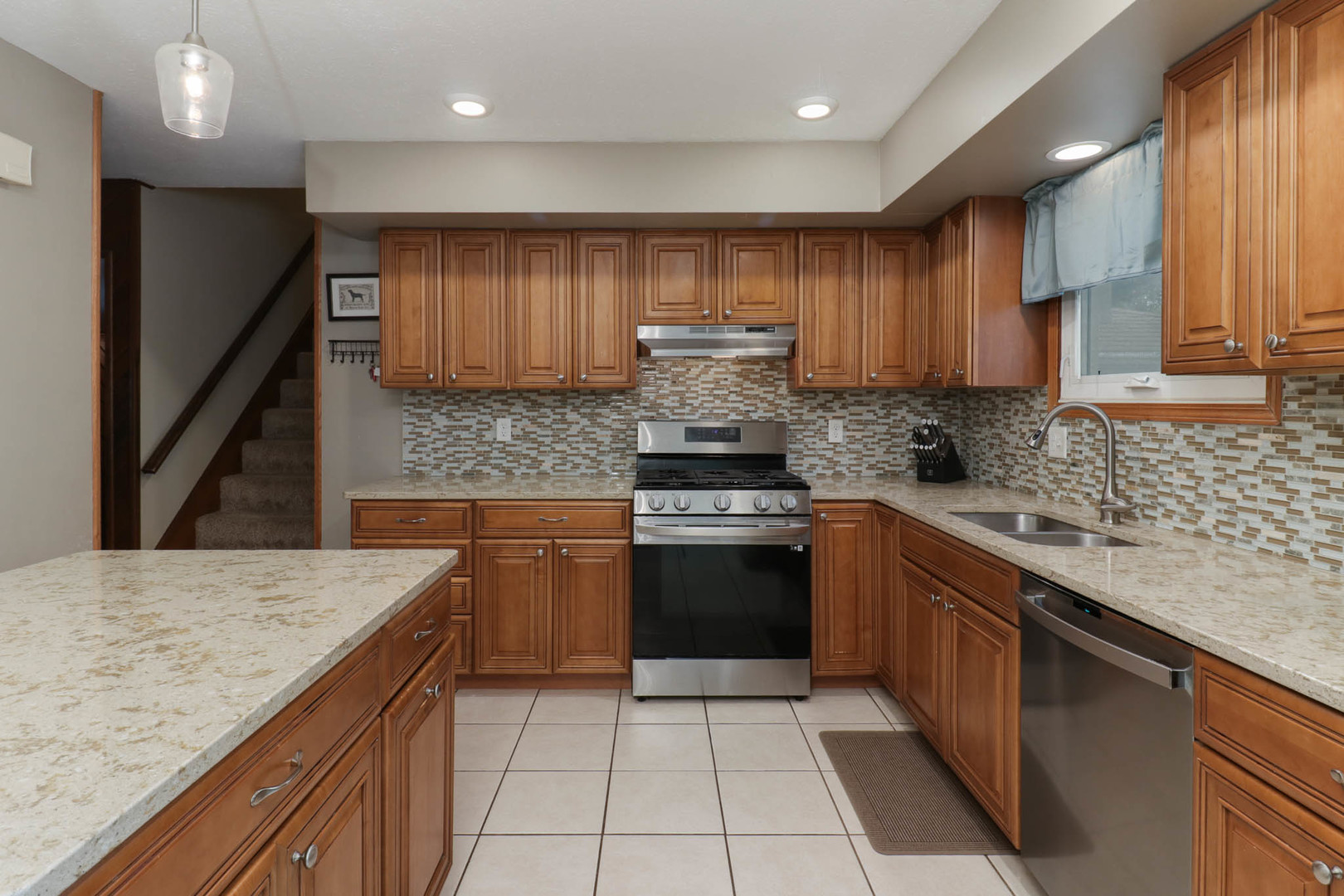 301 Garden Road Property Photo 8