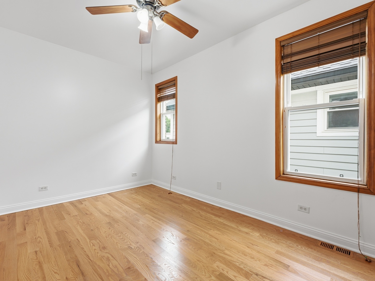 3408 N Springfield Avenue 2 Property Photo 12