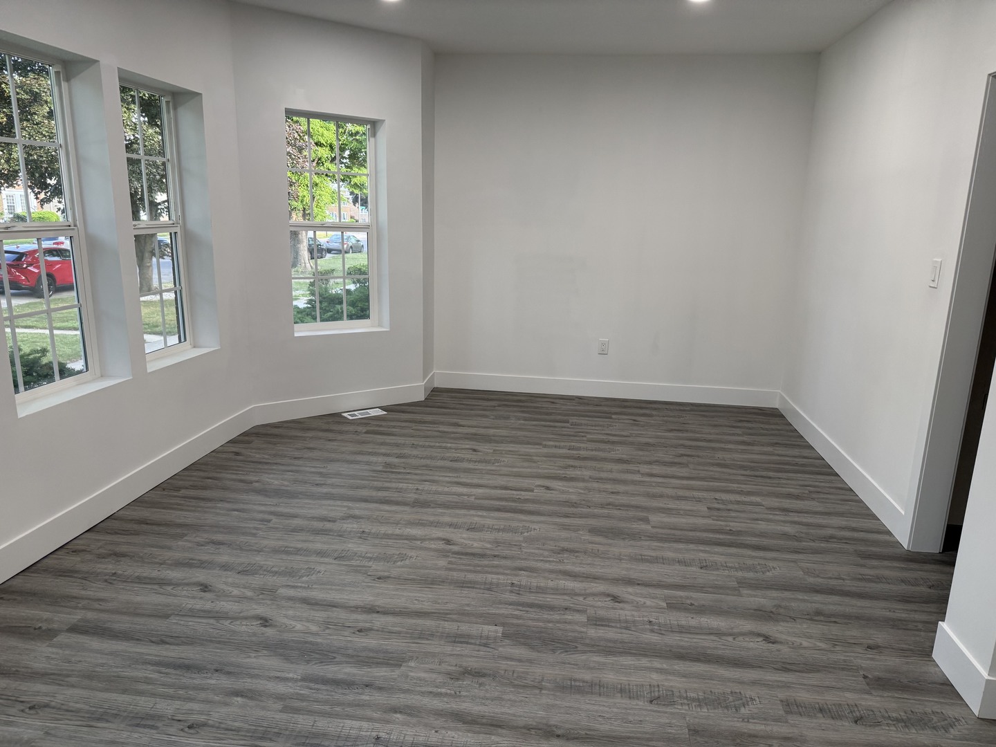 8232 S Calumet Avenue Property Photo 5