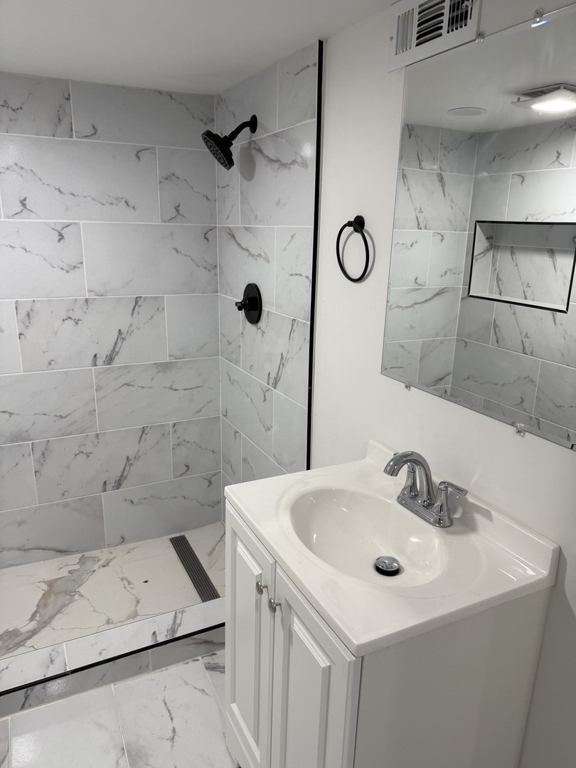8232 S Calumet Avenue Property Photo 28