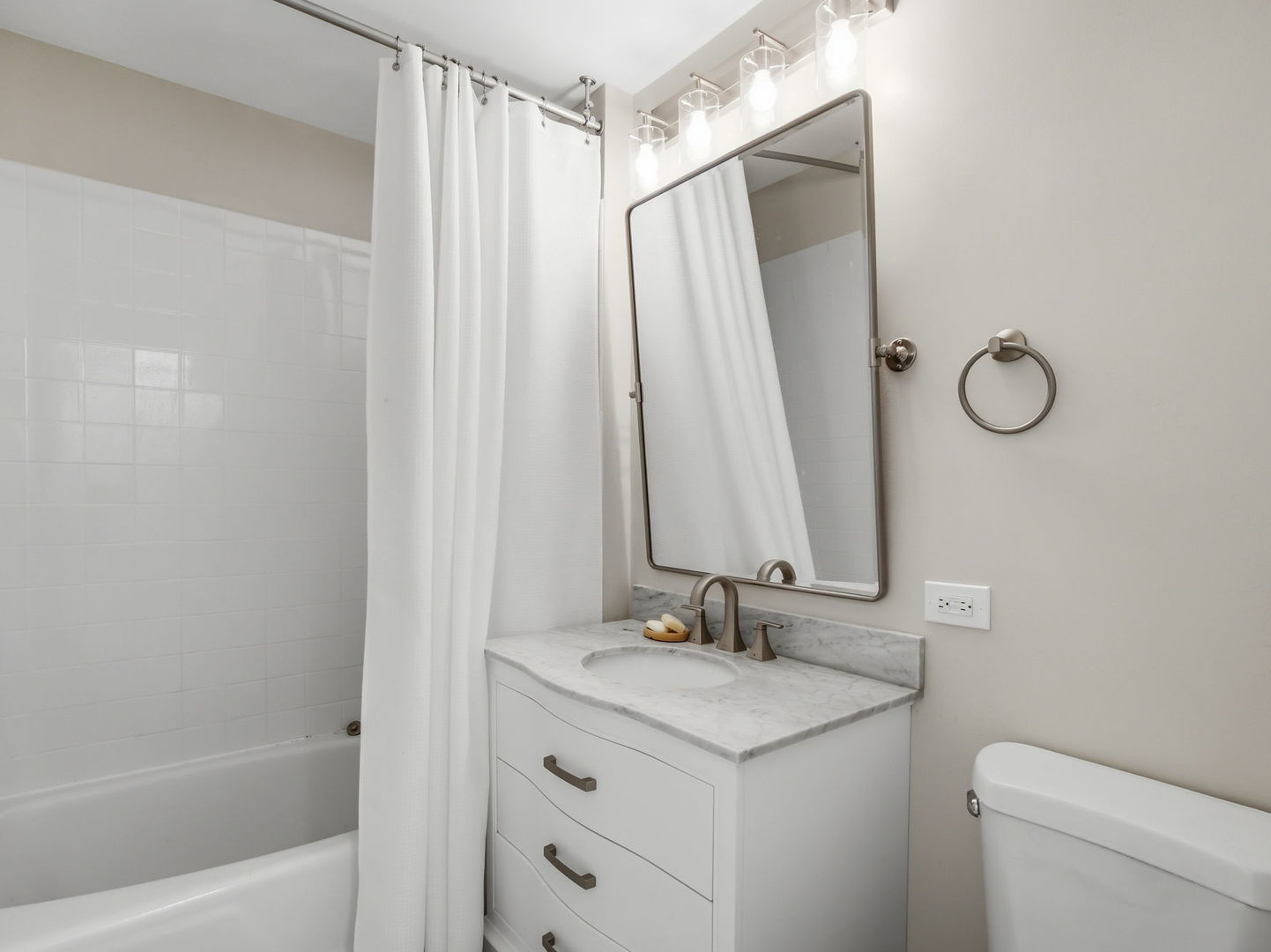 5406 S Harper Avenue 502 Property Photo 14