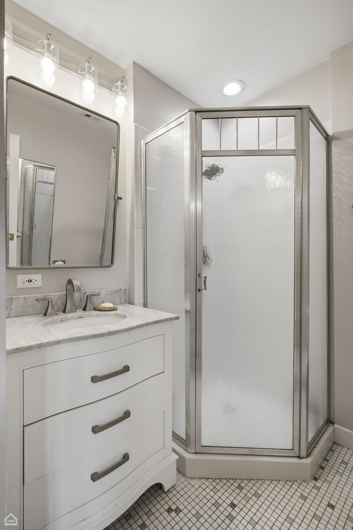 5406 S Harper Avenue 502 Property Photo 18