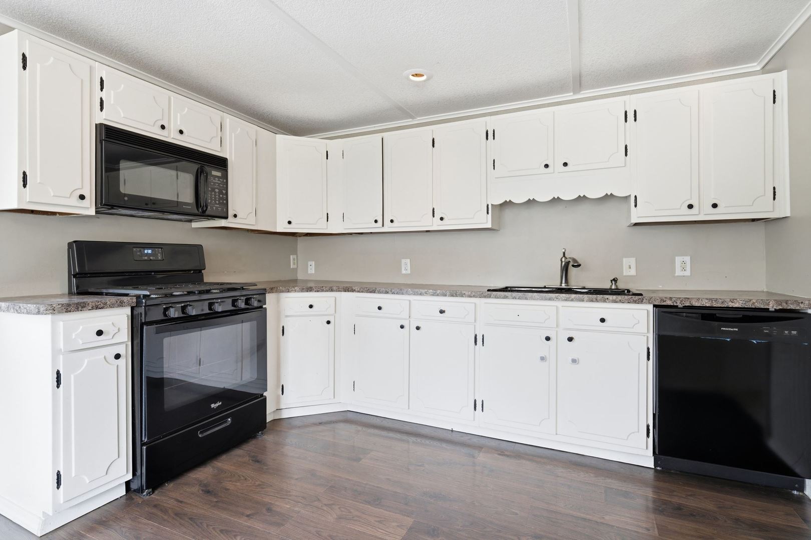 1002 E Empire Street Property Photo 17