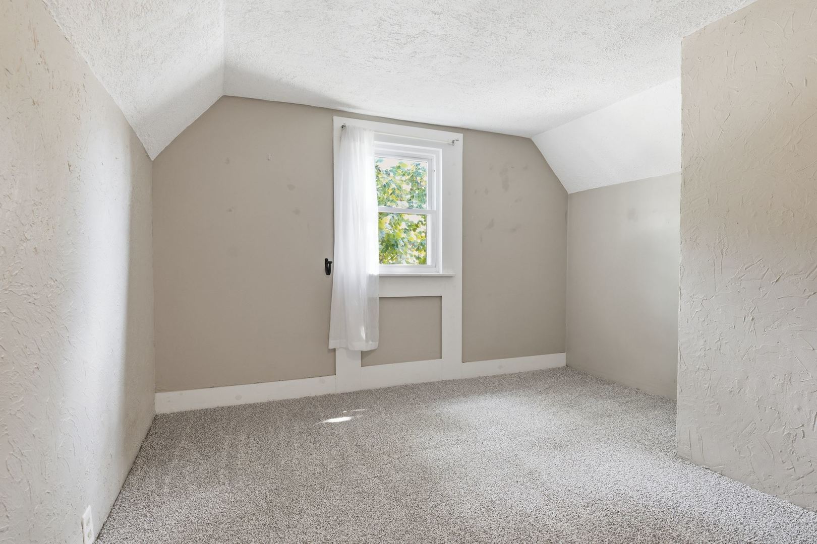 1002 E Empire Street Property Photo 24