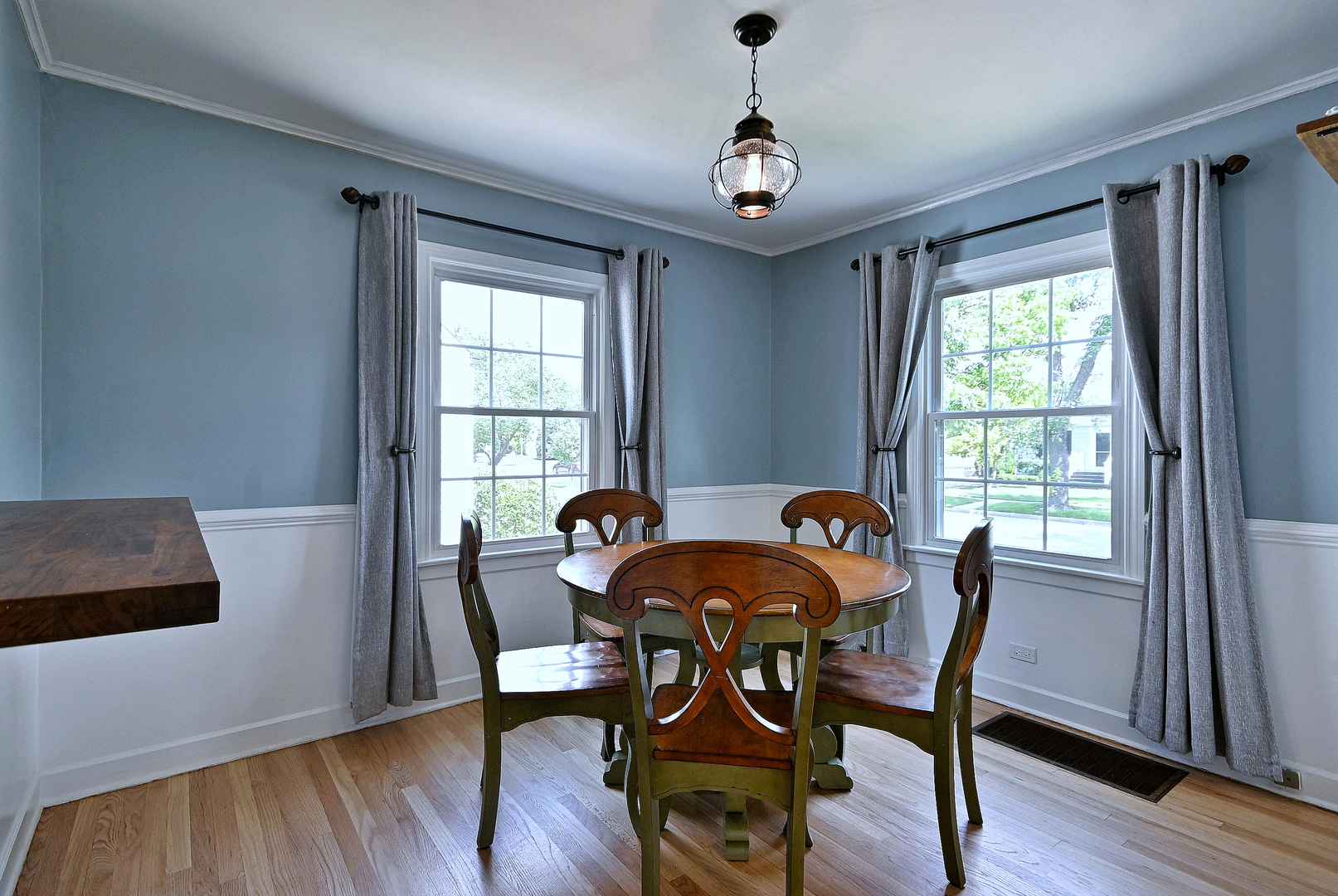 1034 S Saylor Avenue Property Photo 2