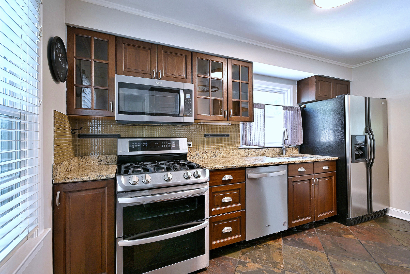 1034 S Saylor Avenue Property Photo 7