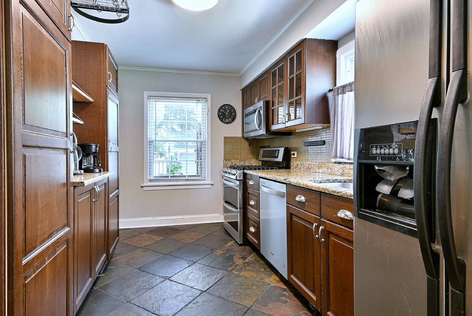 1034 S Saylor Avenue Property Photo 8