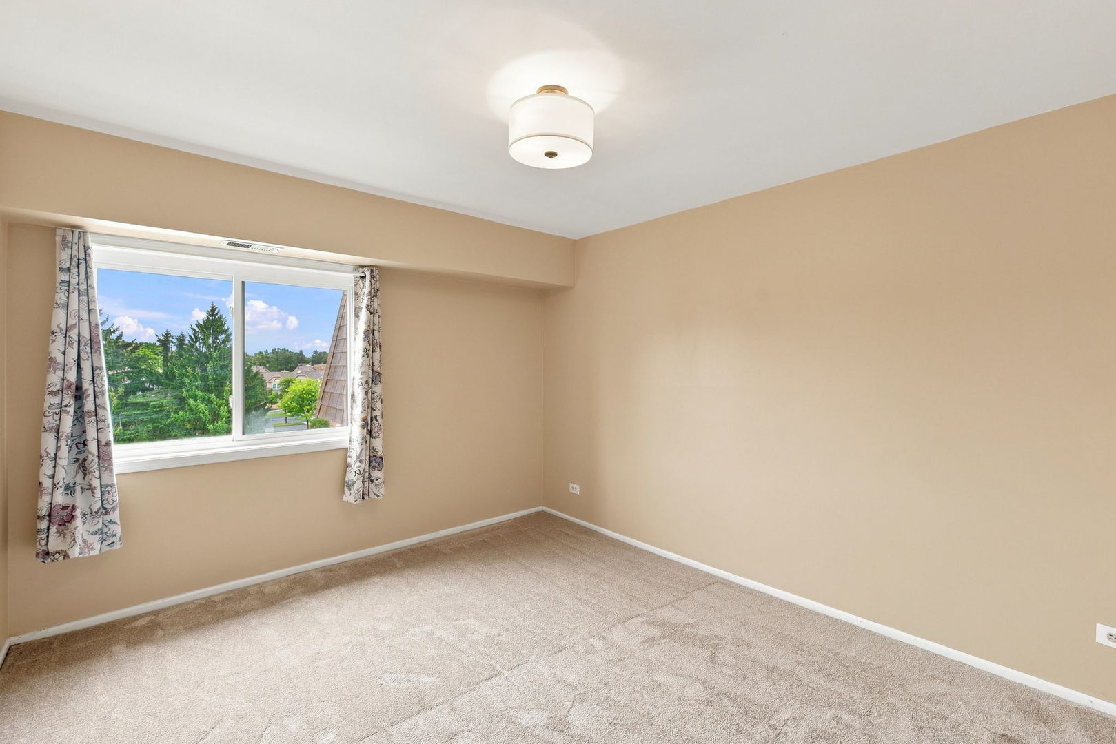 3300 N Carriageway Drive 405 Property Photo 22