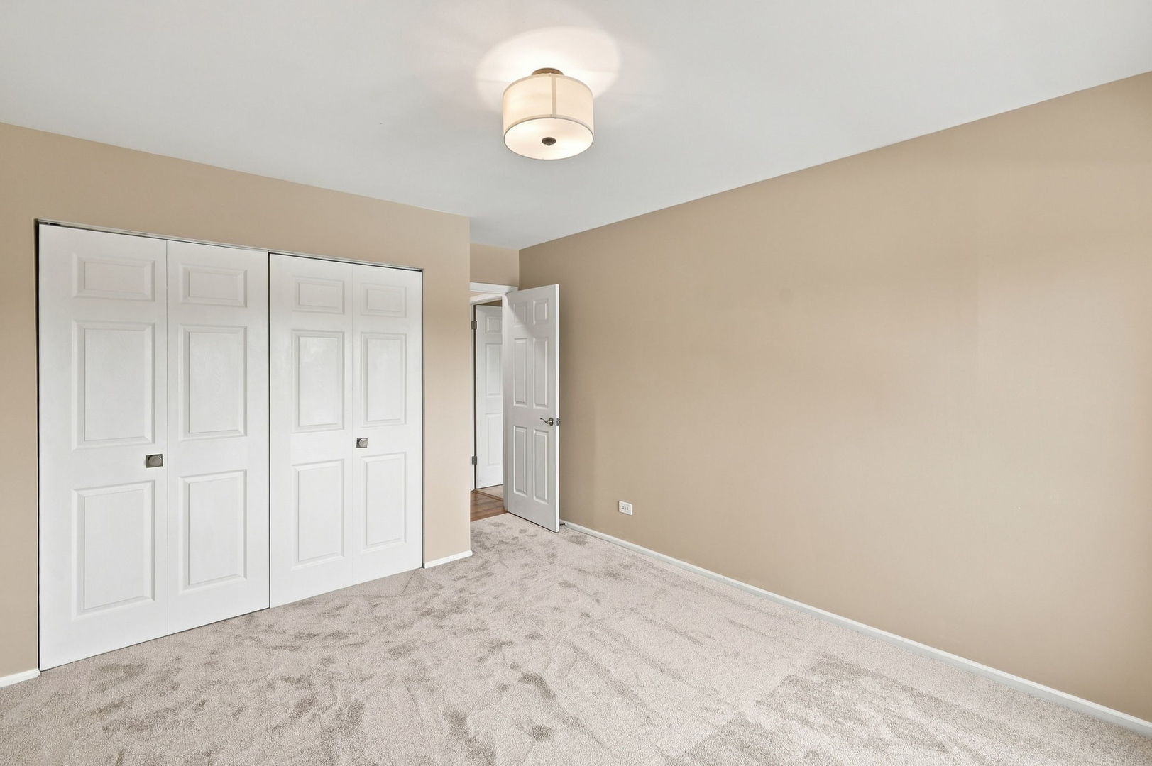 3300 N Carriageway Drive 405 Property Photo 23