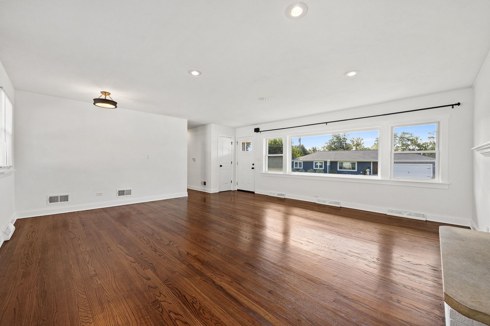 4551 Fairview Avenue Property Photo 4