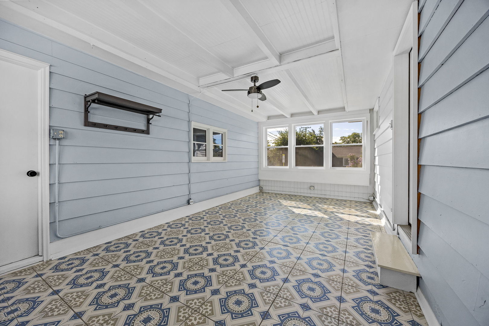 4551 Fairview Avenue Property Photo 17