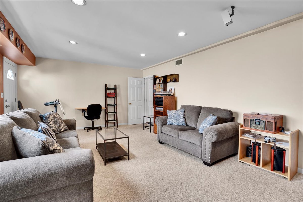 154 Newtown Drive Property Photo 31