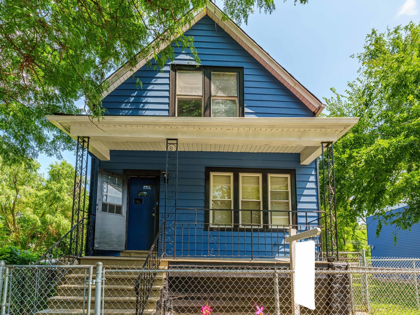 6731 S Loomis Boulevard Property Photo 1