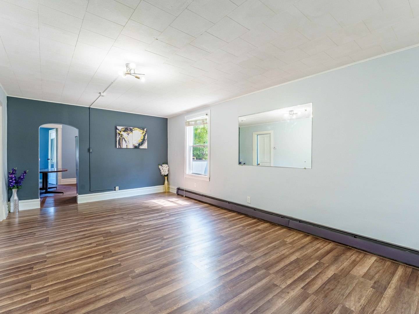 6731 S Loomis Boulevard Property Photo 3