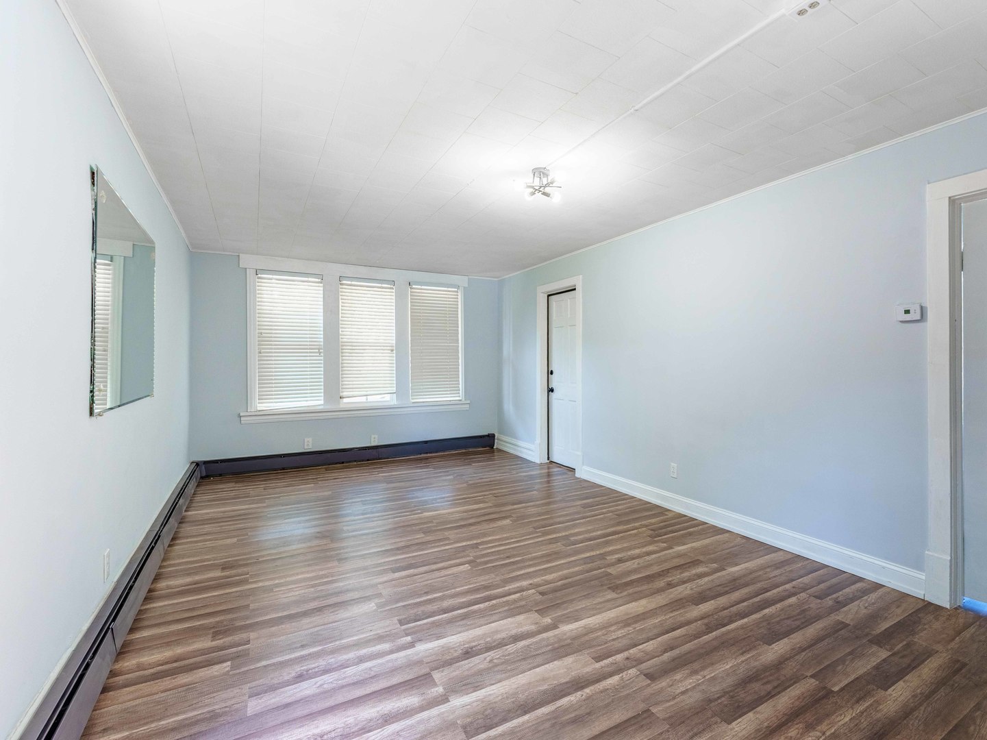 6731 S Loomis Boulevard Property Photo 6