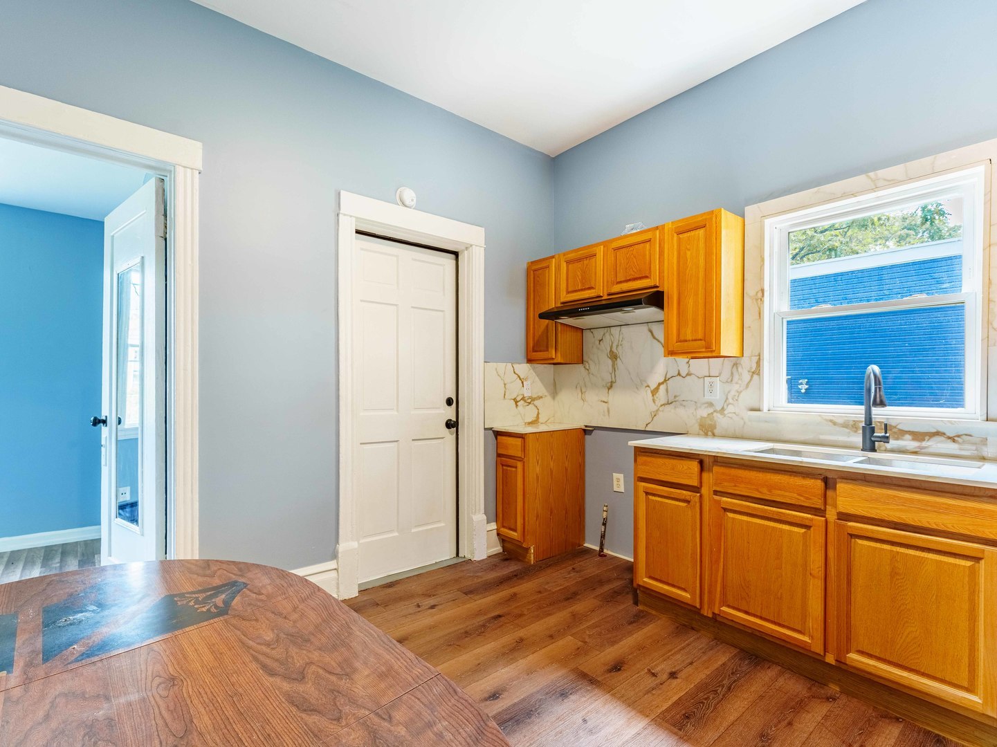 6731 S Loomis Boulevard Property Photo 10