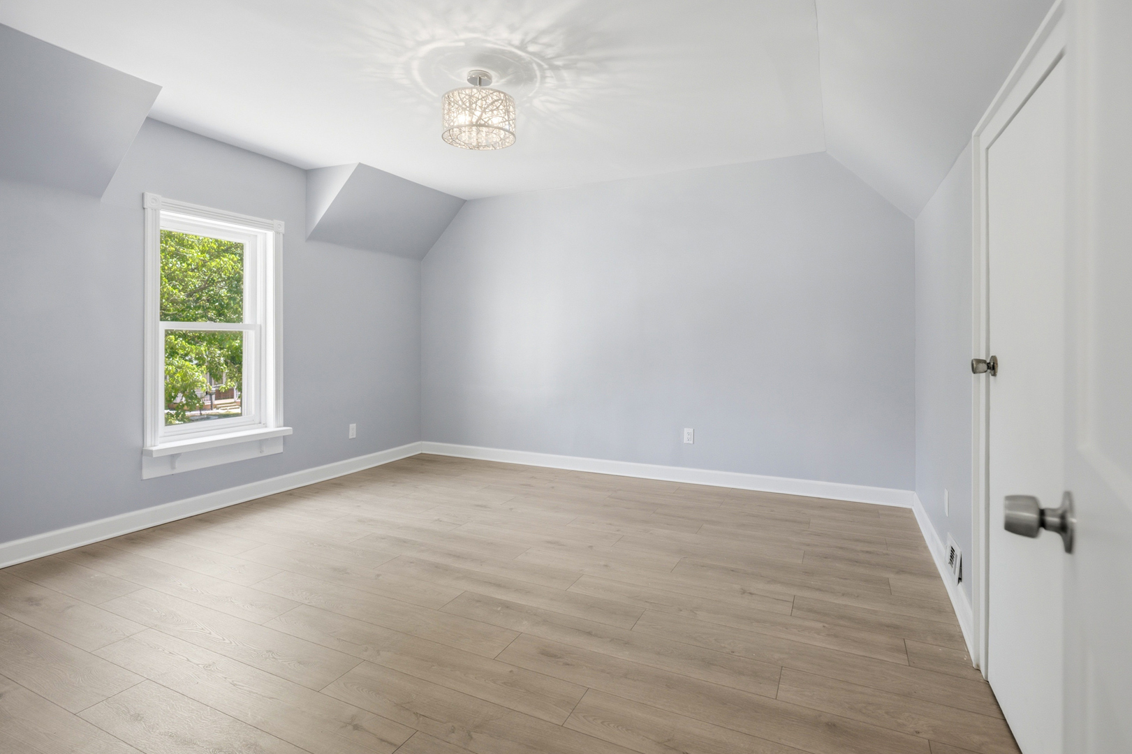404 Lincoln Street Property Photo 16