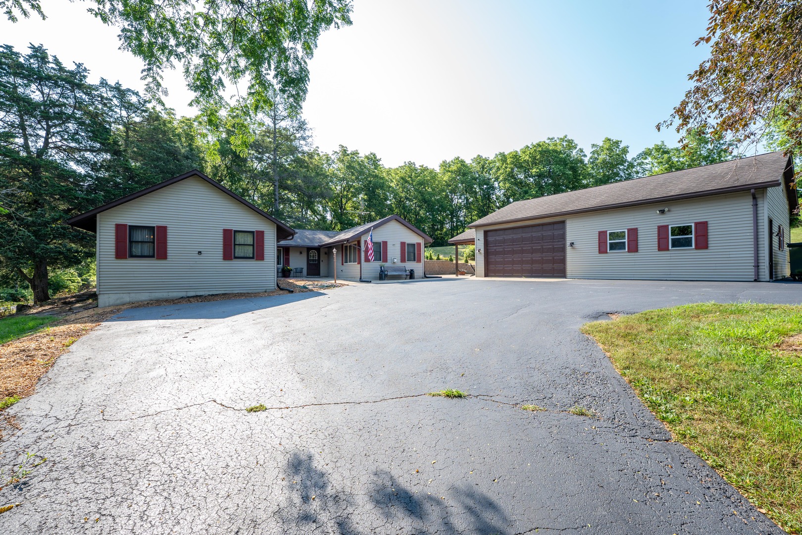 1101 E Spring Creek Road Property Photo 6