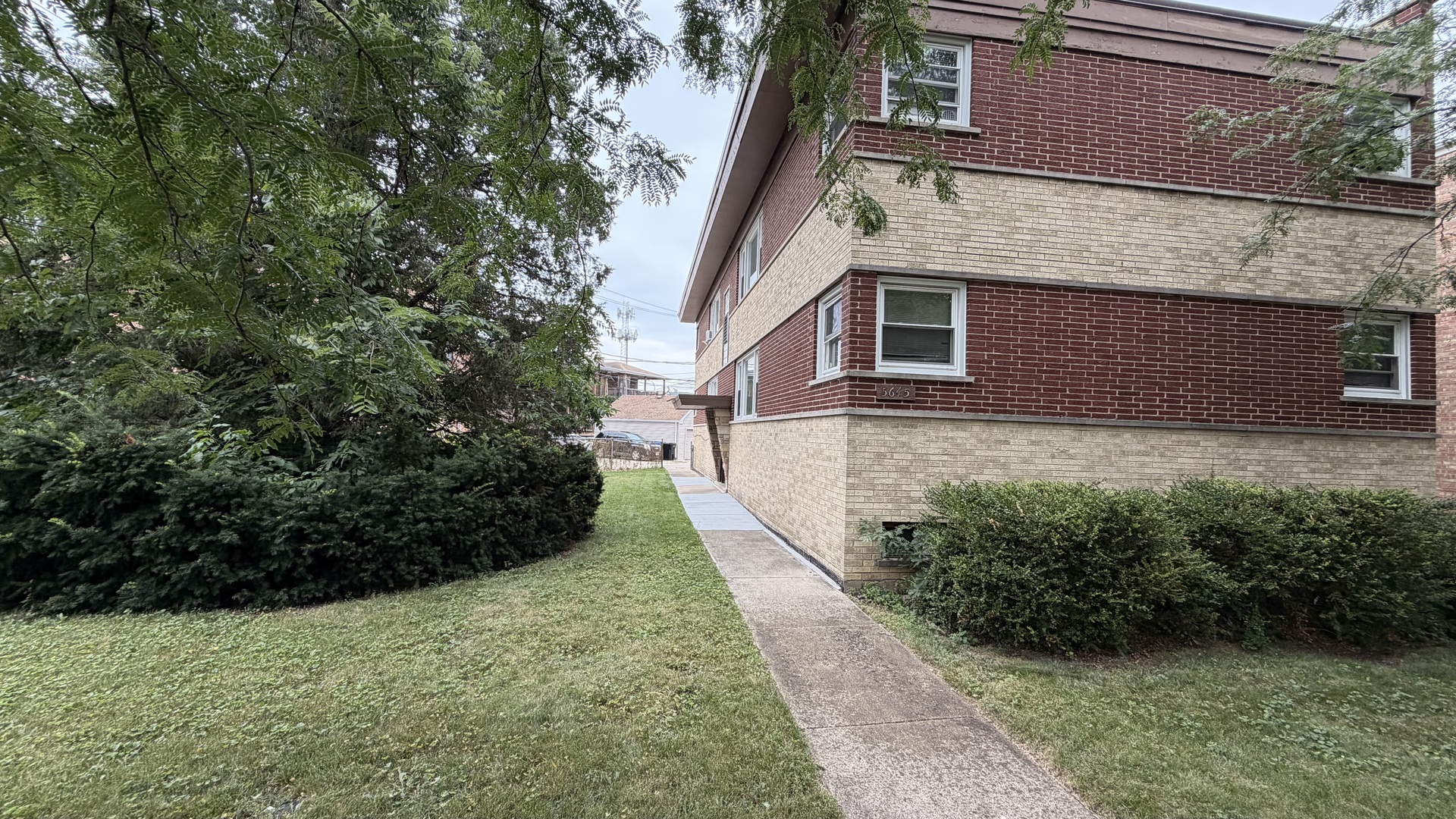 5645 N Central Avenue 1e Property Photo 10