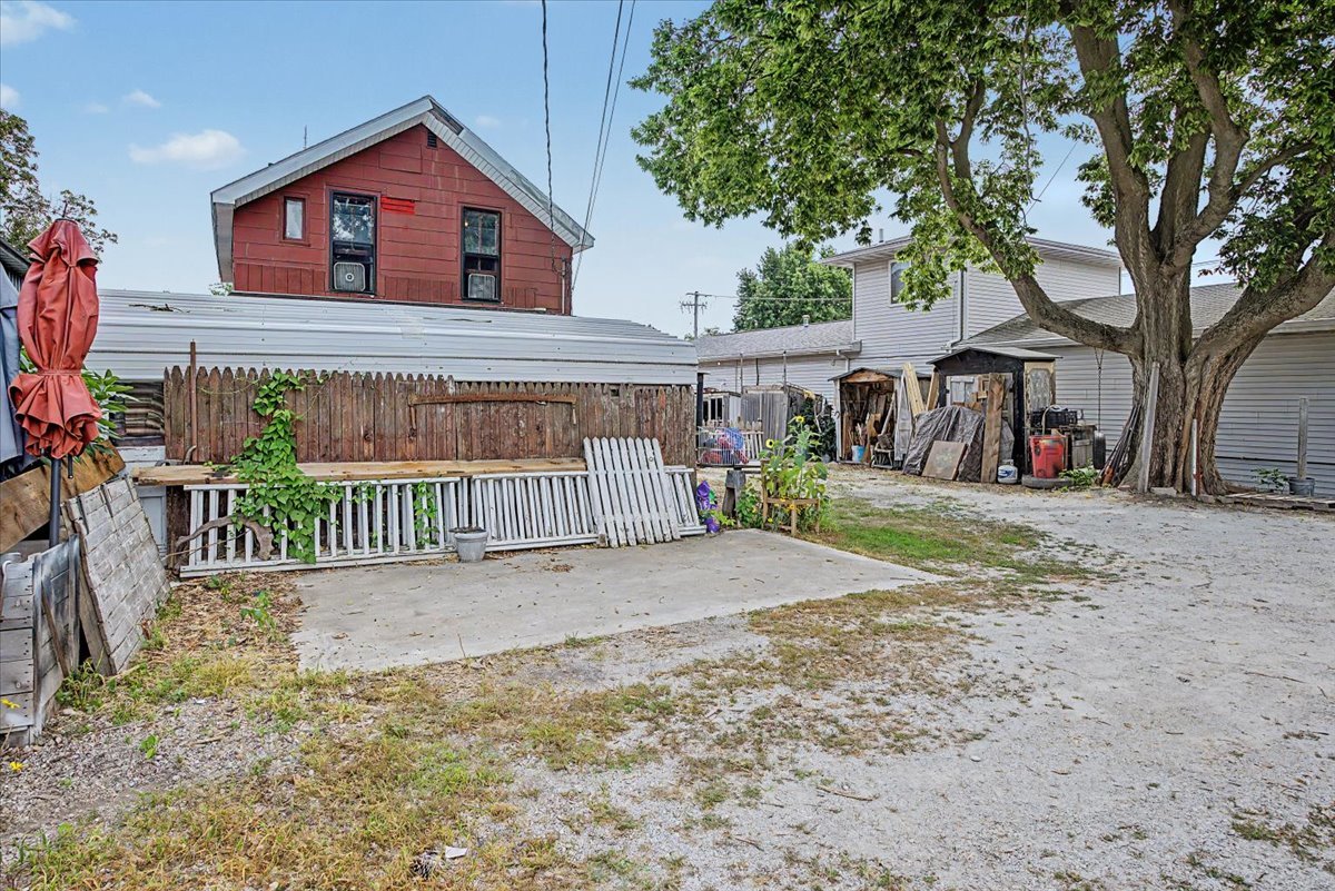 517 W Howard Street Property Photo 11