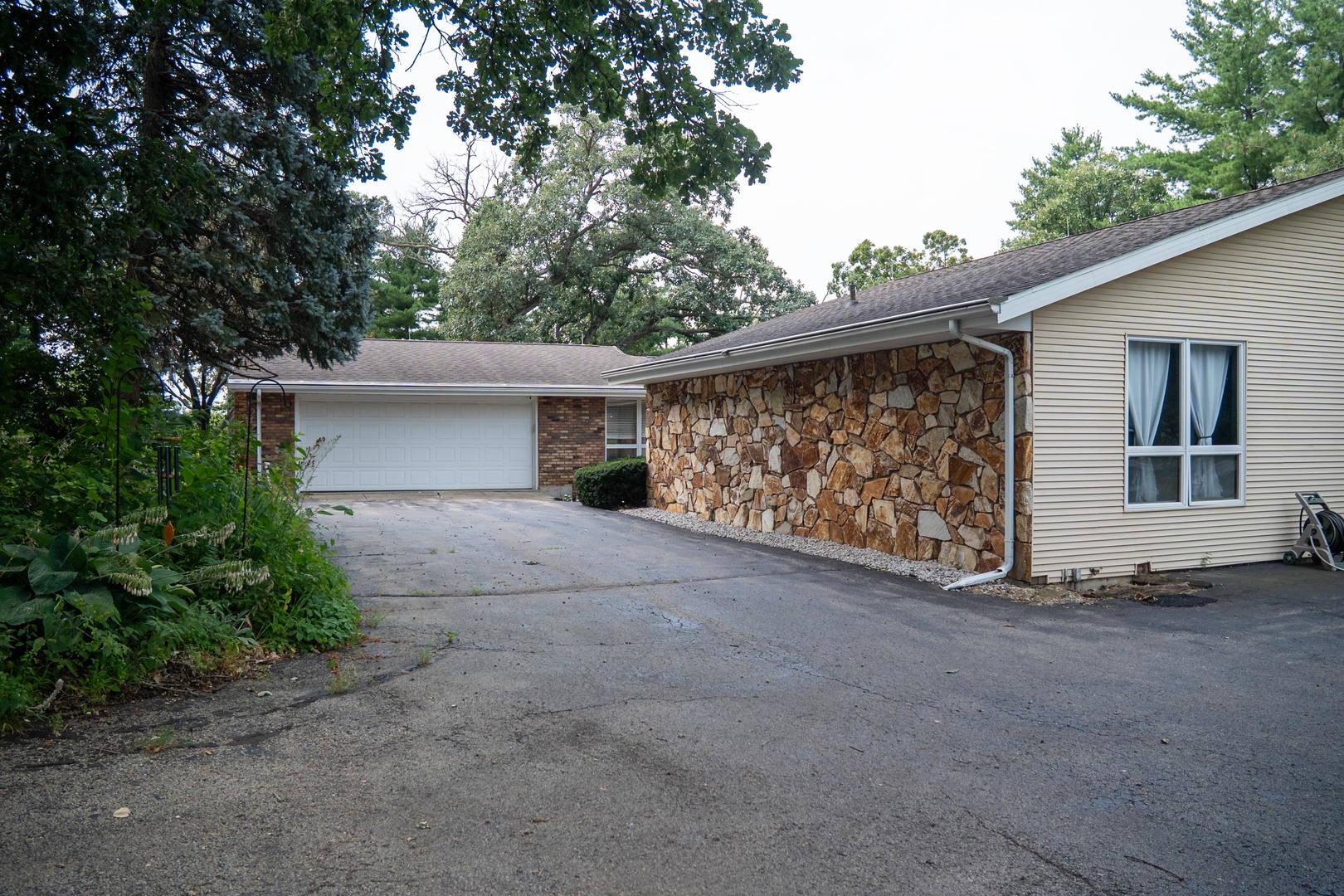 916 W Town Line Road Property Photo 38