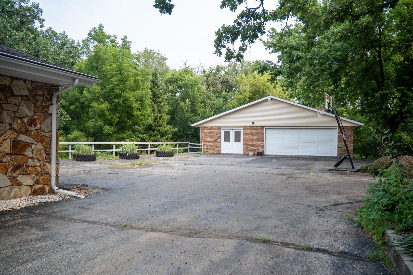 916 W Town Line Road Property Photo 40