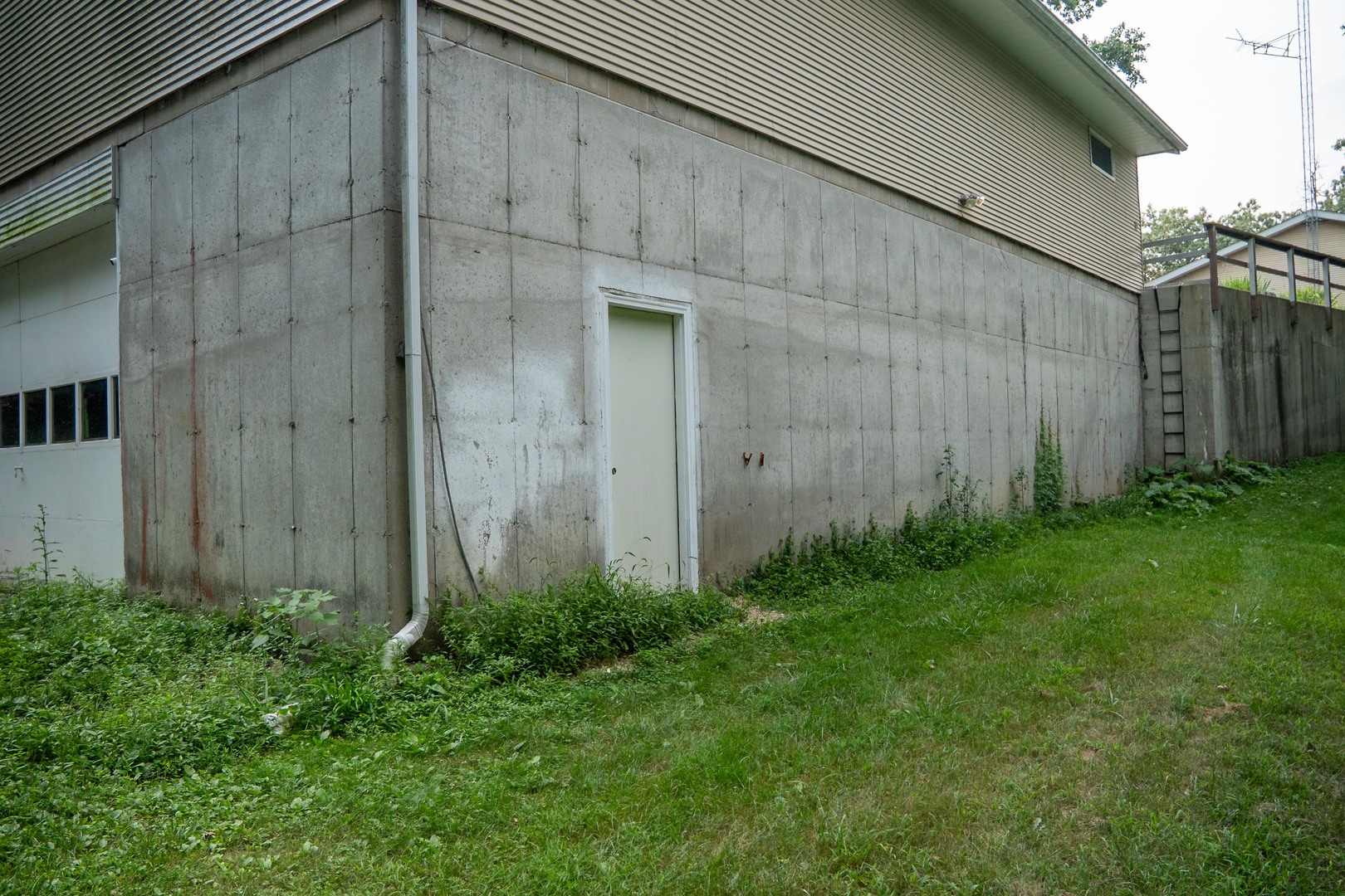 916 W Town Line Road Property Photo 48