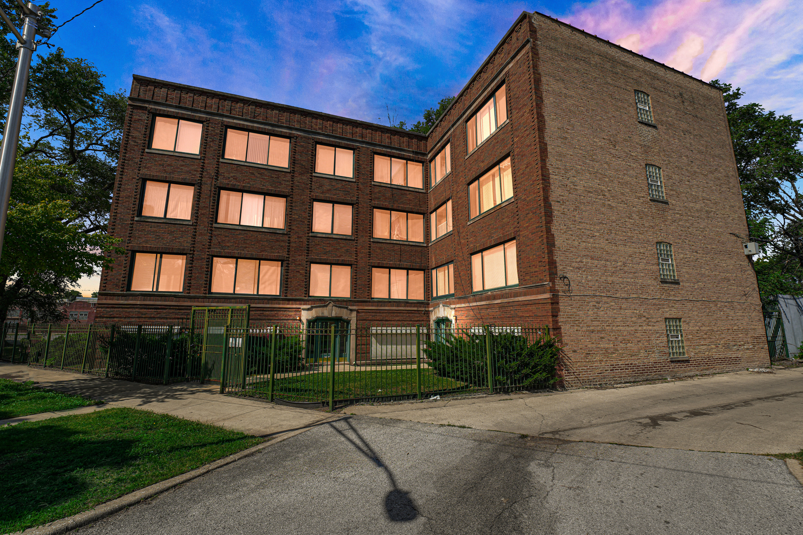 8008 S Ridgeland Avenue 2a Property Photo 3