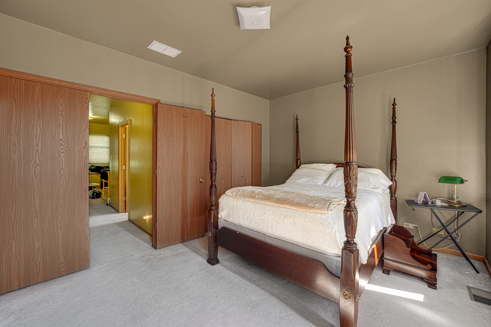 8008 S Ridgeland Avenue 2a Property Photo 5