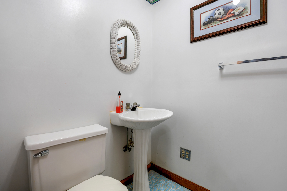 1727 Roosa Lane Property Photo 15