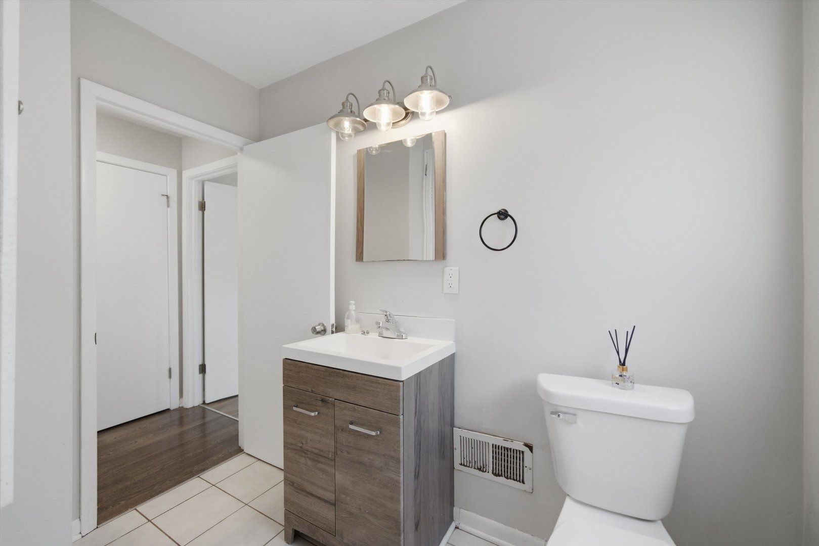 12721521 Property Photo 13