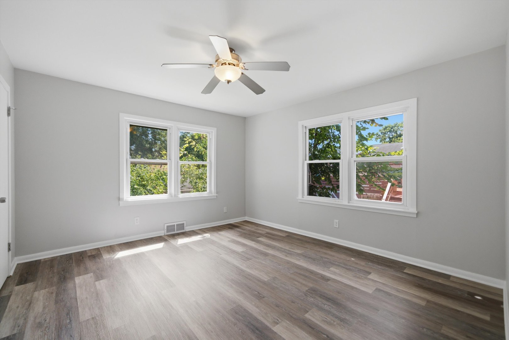 12721521 Property Photo 15