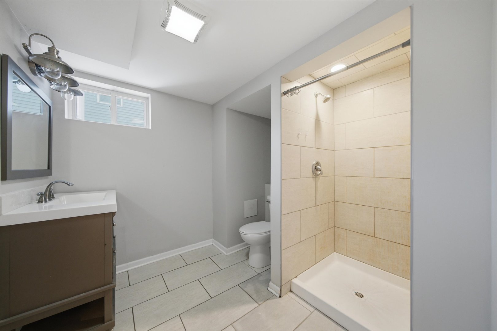 12721521 Property Photo 18